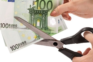 Forbice taglia banconote da 100 euro