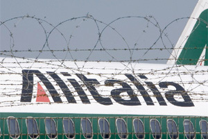 Aereo Alitalia dietro filo spinato